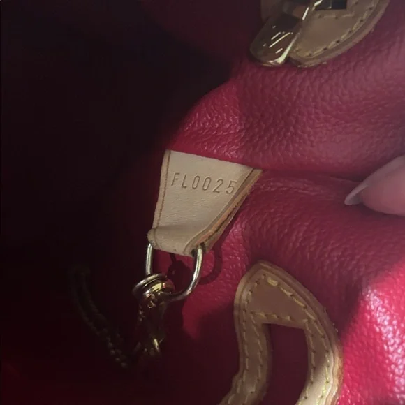 Authentic Louis Vuitton x Takashi Murakami Limited Edition Cerise Bucket Bag - Picture 7 of 10